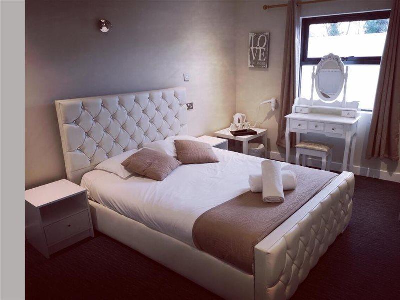The R Inn Hotel Desborough ภายนอก รูปภาพ