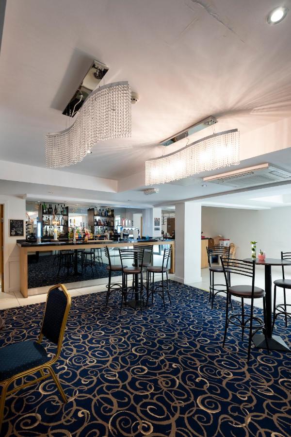 The R Inn Hotel Desborough ภายนอก รูปภาพ