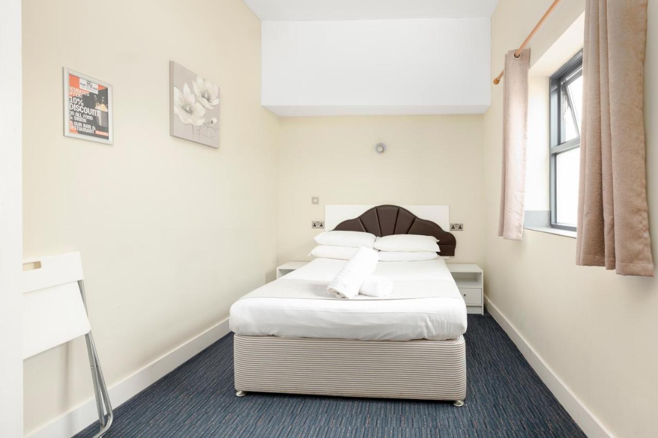 The R Inn Hotel Desborough ภายนอก รูปภาพ